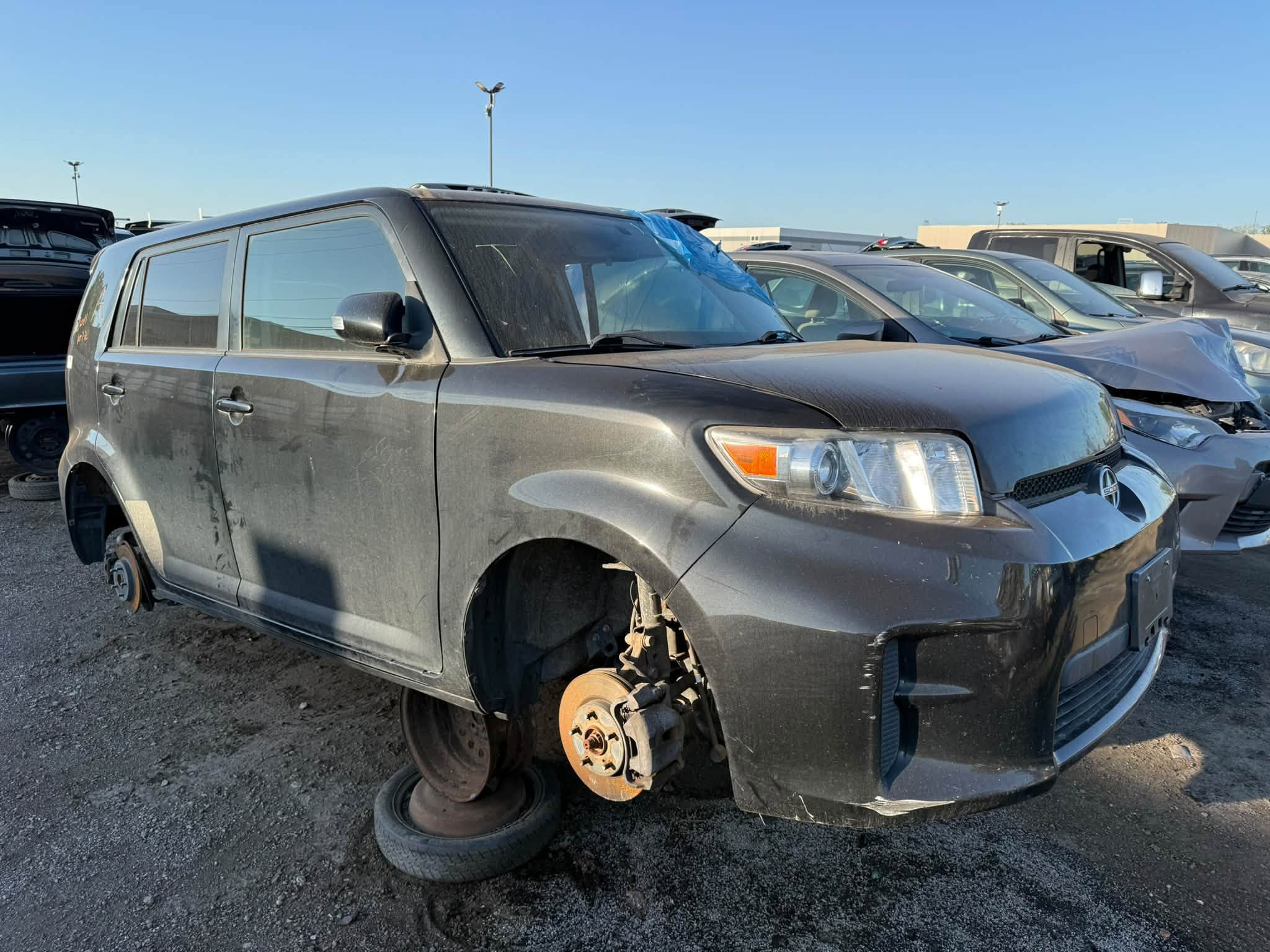 2011 xB