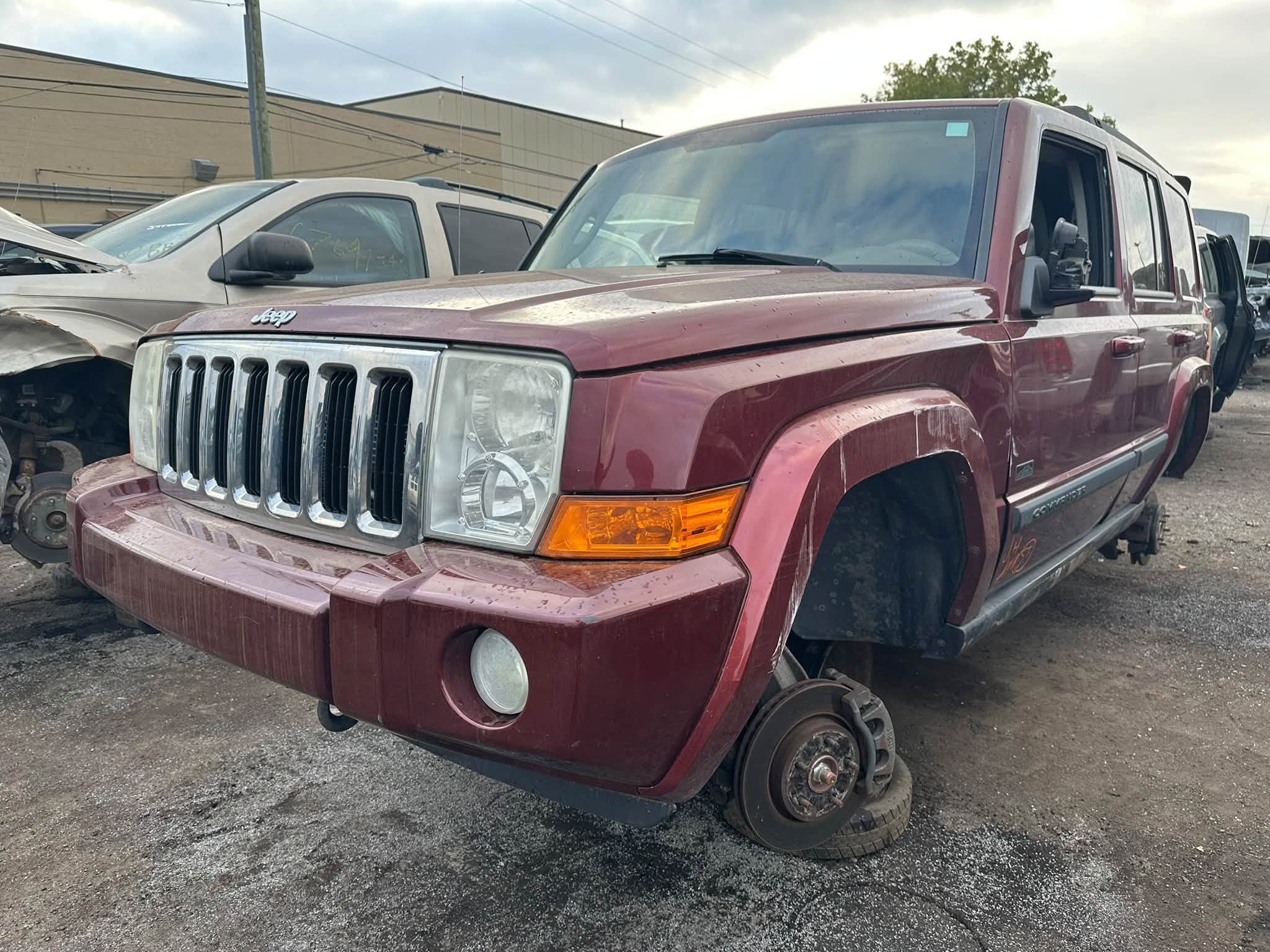 2008 Commander